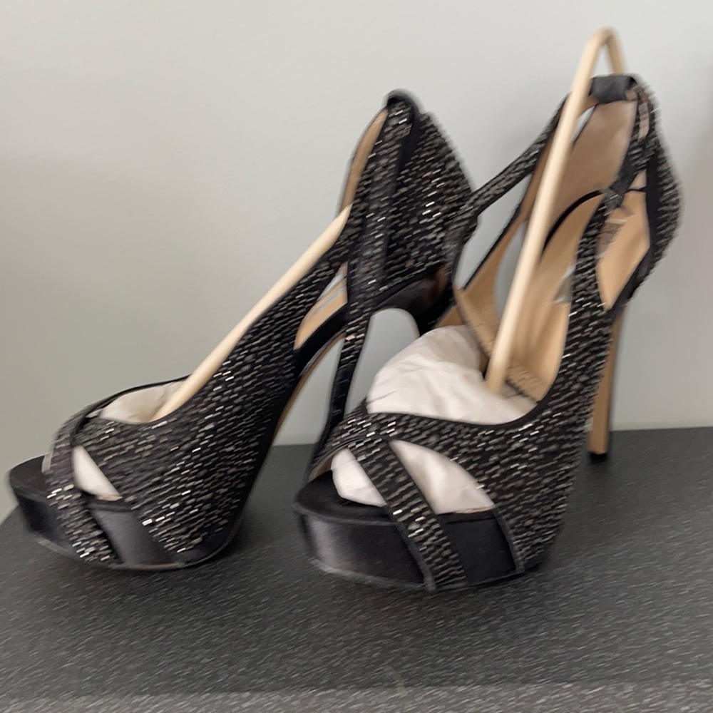 Wore once. Beautiful sophisticated shoes